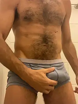 JoaoLenhador online show from February 19, 2025, 11:46 pm