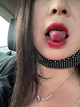 Snapshot of SSSniang- chatting on March 5, 2025, 5:50 am SSSniang- online show from March 5, 2025, 5:50 am