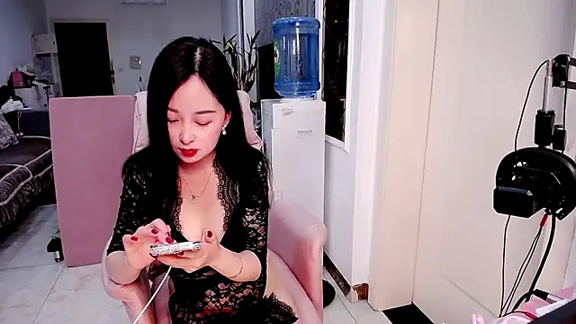 Snapshot of SSSniang- chatting on March 19, 2025, 12:01 pm SSSniang- online show from March 19, 2025, 12:01 pm