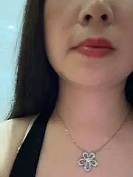 SSSniang- online show from May 4, 2026, 12:45 pm