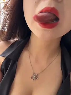 SSSniang- online show from July 31, 2026, 11:37 pm