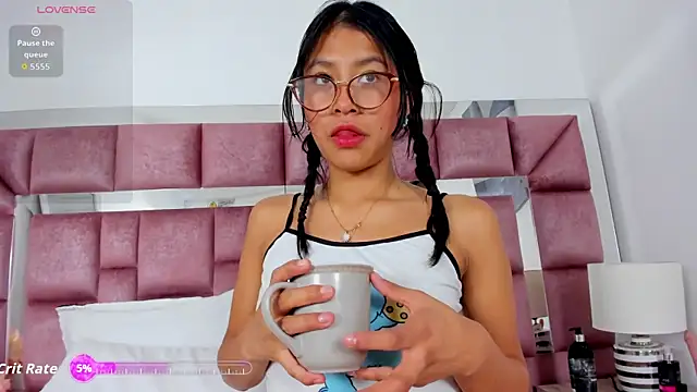 nayara macherano online show from December 18, 2025, 11:49 am