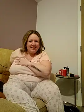 curvy girl71 online show from January 6, 2025, 6:41 pm