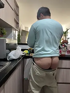 Thom Ohtani online show from October 28, 2025, 7:27 pm