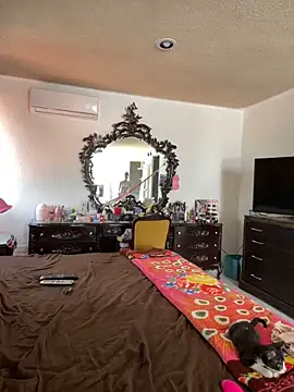 Snapshot of Izy_cute_ chatting on October 22, 2025, 5:13 pm Izy cute online show from October 22, 2025, 5:13 pm