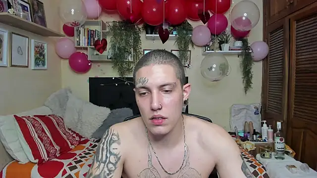 Blondandtattoofaced online show from February 15, 2025, 5:51 am