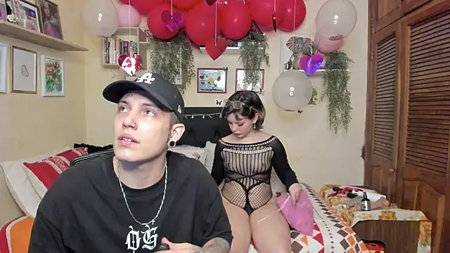 Blondandtattoofaced online show from February 20, 2025, 4:28 am