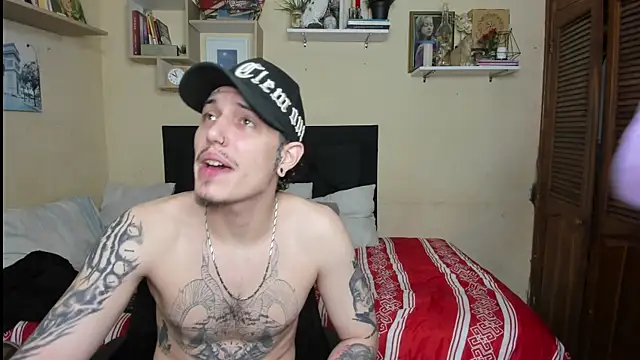 Blondandtattoofaced online show from September 18, 2025, 2:57 am