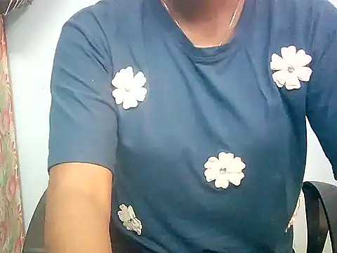 Snapshot of Barbie_183 chatting on March 11, 2026, 6:19 am Barbie 183 online show from March 11, 2026, 6:19 am