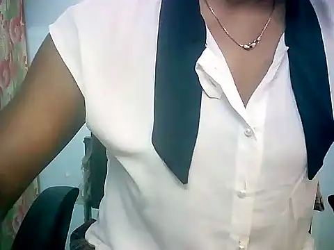 Snapshot of Barbie_183 chatting on March 18, 2026, 5:43 am Barbie 183 online show from March 18, 2026, 5:43 am