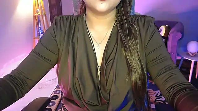 Snapshot of Mitikaa chatting on June 12, 2026, 1:32 pm Mitikaa online show from June 12, 2026, 1:32 pm