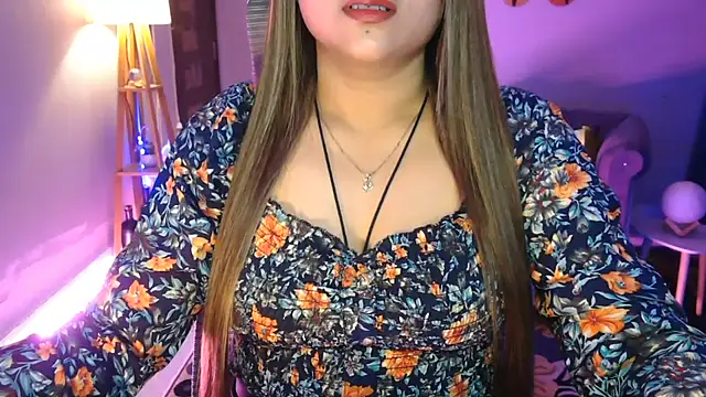 Snapshot of Mitikaa chatting on June 15, 2026, 1:35 pm Mitikaa online show from June 15, 2026, 1:35 pm