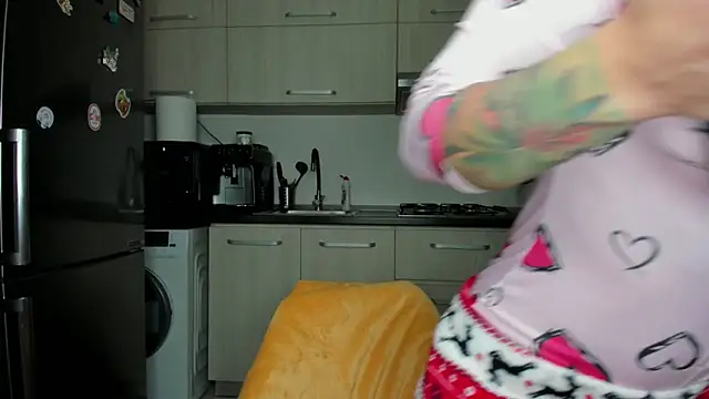 NNNoire online show from February 8, 2025, 8:53 pm