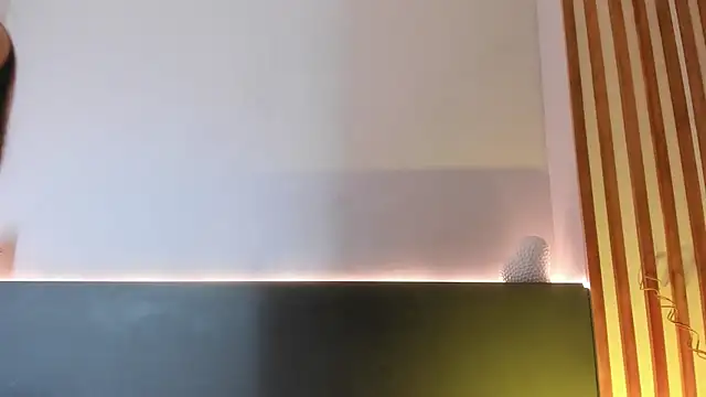 sara  jones gh online show from March 18, 2025, 8:15 pm