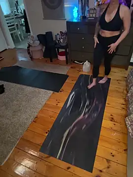 kittiekatieyogi online show from February 17, 2025, 9:52 pm