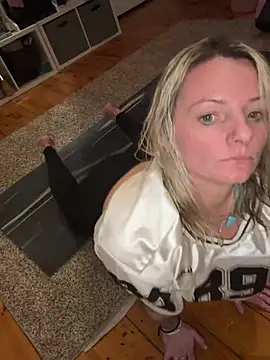 kittiekatieyogi online show from February 20, 2025, 1:03 am