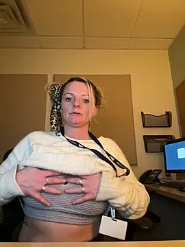 kittiekatieyogi online show from February 28, 2025, 5:37 pm