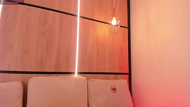 Snapshot of ashlyn_parker chatting on October 8, 2025, 8:39 pm ashlyn parker online show from October 8, 2025, 8:39 pm