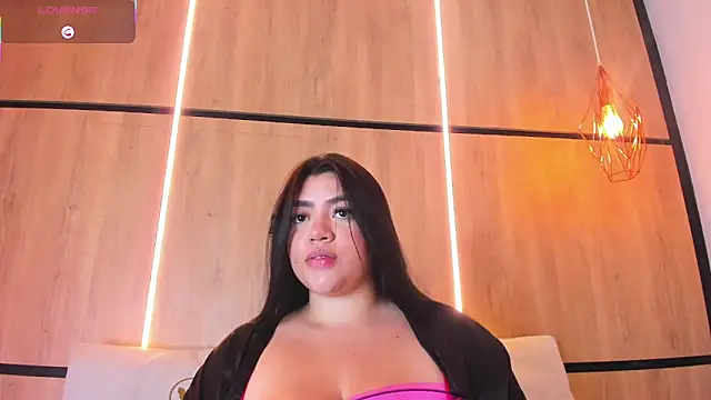 ashlyn parker online show from December 15, 2025, 8:46 pm