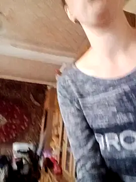 Snapshot of Calibers2932 chatting on September 17, 2025, 6:59 am Calibers2932 online show from September 17, 2025, 6:59 am