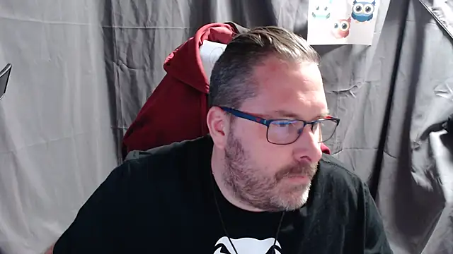 Snapshot of Streamlove77 chatting on January 7, 2025, 4:16 pm Streamlove77 online show from January 7, 2025, 4:16 pm