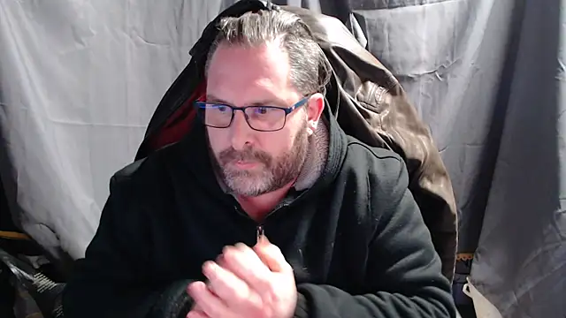 Snapshot of Streamlove77 chatting on January 17, 2025, 3:43 pm Streamlove77 online show from January 17, 2025, 3:43 pm