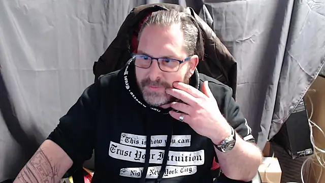 Snapshot of Streamlove77 chatting on January 23, 2025, 5:42 pm Streamlove77 online show from January 23, 2025, 5:42 pm