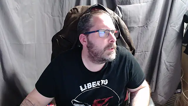 Snapshot of Streamlove77 chatting on January 27, 2025, 3:39 pm Streamlove77 online show from January 27, 2025, 3:39 pm