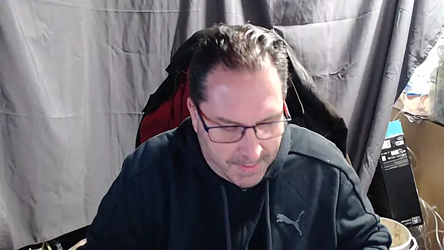 Snapshot of Streamlove77 chatting on February 10, 2025, 4:36 pm Streamlove77 online show from February 10, 2025, 4:36 pm