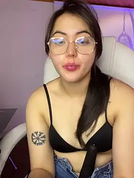 Camila pinkk online show from May 12, 2026, 1:41 pm