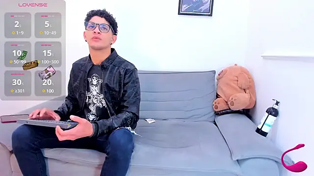 EnriquevillaF online show from February 7, 2025, 1:01 pm