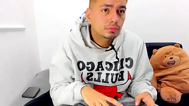 EnriquevillaF online show from March 12, 2025, 1:19 pm