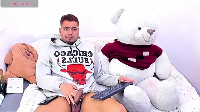 EnriquevillaF online show from March 13, 2025, 4:34 pm