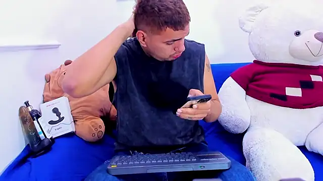 EnriquevillaF online show from March 14, 2025, 1:13 pm