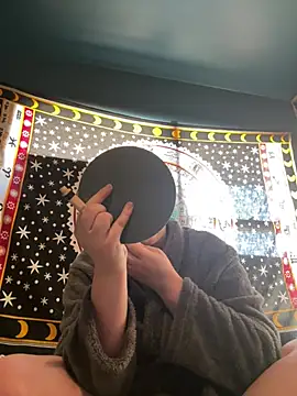 sierrapixie online show from March 17, 2025, 9:34 pm