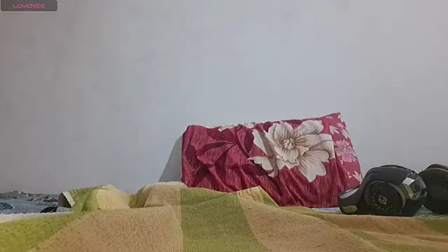 chandni89 online show from April 2, 2026, 4:37 pm