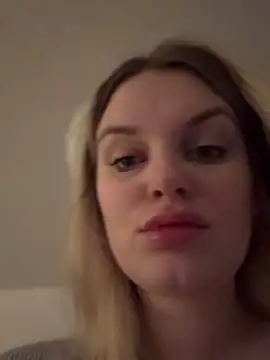 Snapshot of shiny_bunnyyy chatting on January 18, 2025, 5:10 am shiny bunnyyy online show from January 18, 2025, 5:10 am