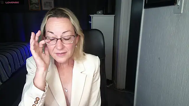 Snapshot of boeslaboes1 chatting on October 11, 2025, 2:11 am boeslaboes1 online show from October 11, 2025, 2:11 am