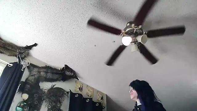 Snapshot of trashbrat chatting on September 13, 2025, 10:20 pm trashbrat online show from September 13, 2025, 10:20 pm