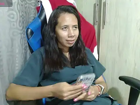 Snapshot of Danielagomez33 chatting on June 21, 2026, 12:46 am Danielagomez33 online show from June 21, 2026, 12:46 am
