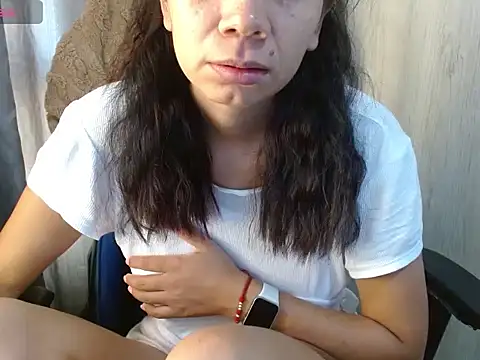 Danielagomez33 online show from July 16, 2026, 12:22 pm