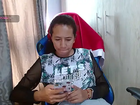 Danielagomez33 online show from July 23, 2026, 12:47 pm