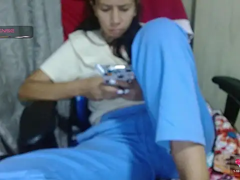 Danielagomez33 online show from August 4, 2026, 12:25 am