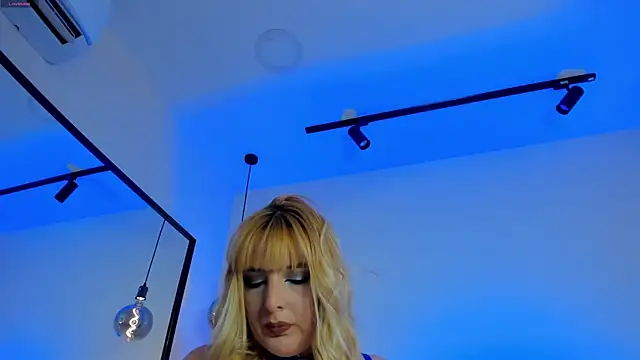 Snapshot of Blue_Angell chatting on September 13, 2025, 11:37 pm Blue Angell online show from September 13, 2025, 11:37 pm