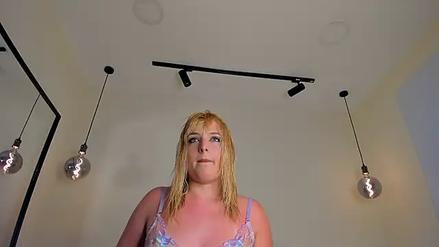 Snapshot of Blue_Angell chatting on September 20, 2025, 1:28 am Blue Angell online show from September 20, 2025, 1:28 am