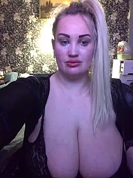 VikiiStoun online show from April 29, 2026, 9:21 pm