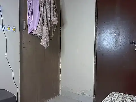 karishma kappur online show from January 31, 2025, 6:36 pm