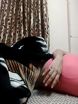 karishma kappur online show from February 22, 2025, 1:02 pm