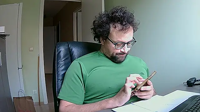 littlehairyman online show from November 6, 2025, 8:04 am