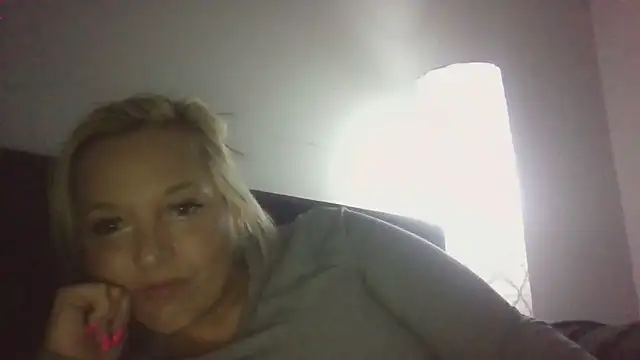 JennaLynn785 online show from January 15, 2025, 11:40 pm